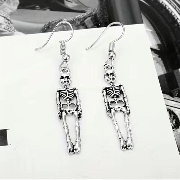 Skeleton dangle earrings in silver. Measurements in pictures. - Picture 6 of 7